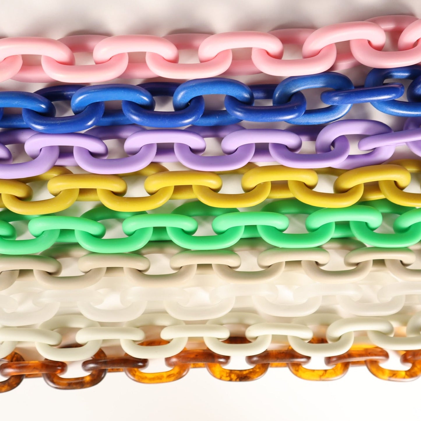 Medium Chain Resin Necklace - Lavender