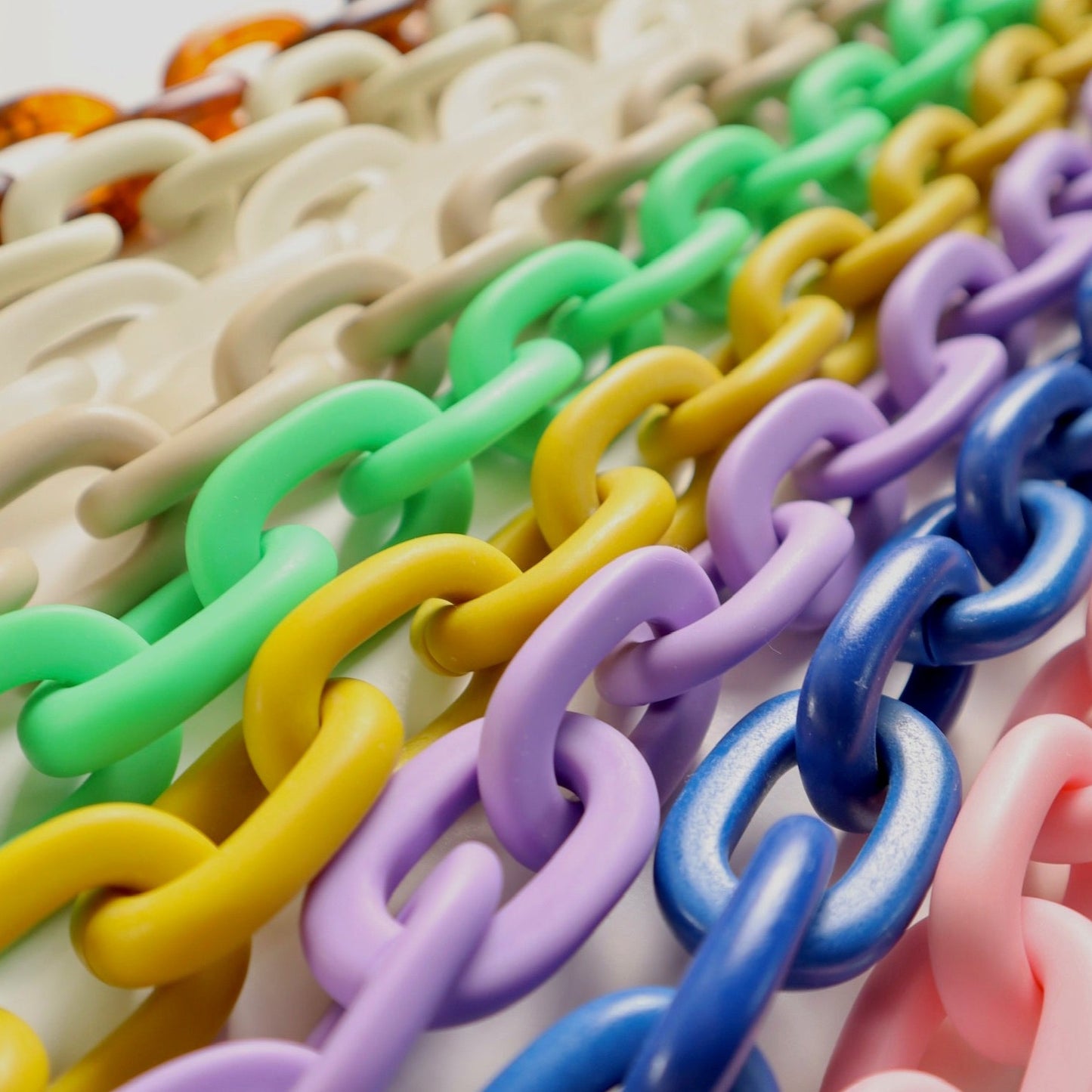 Medium-chain-Resin-Necklace-6