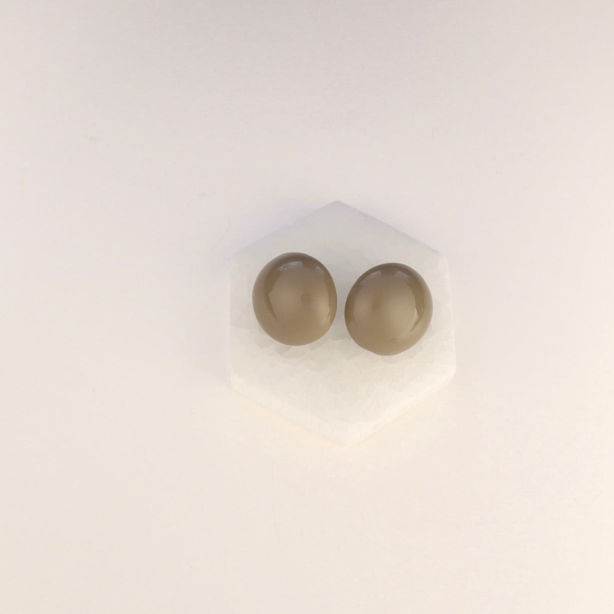 Maxi Button Earrings - Oatmeal