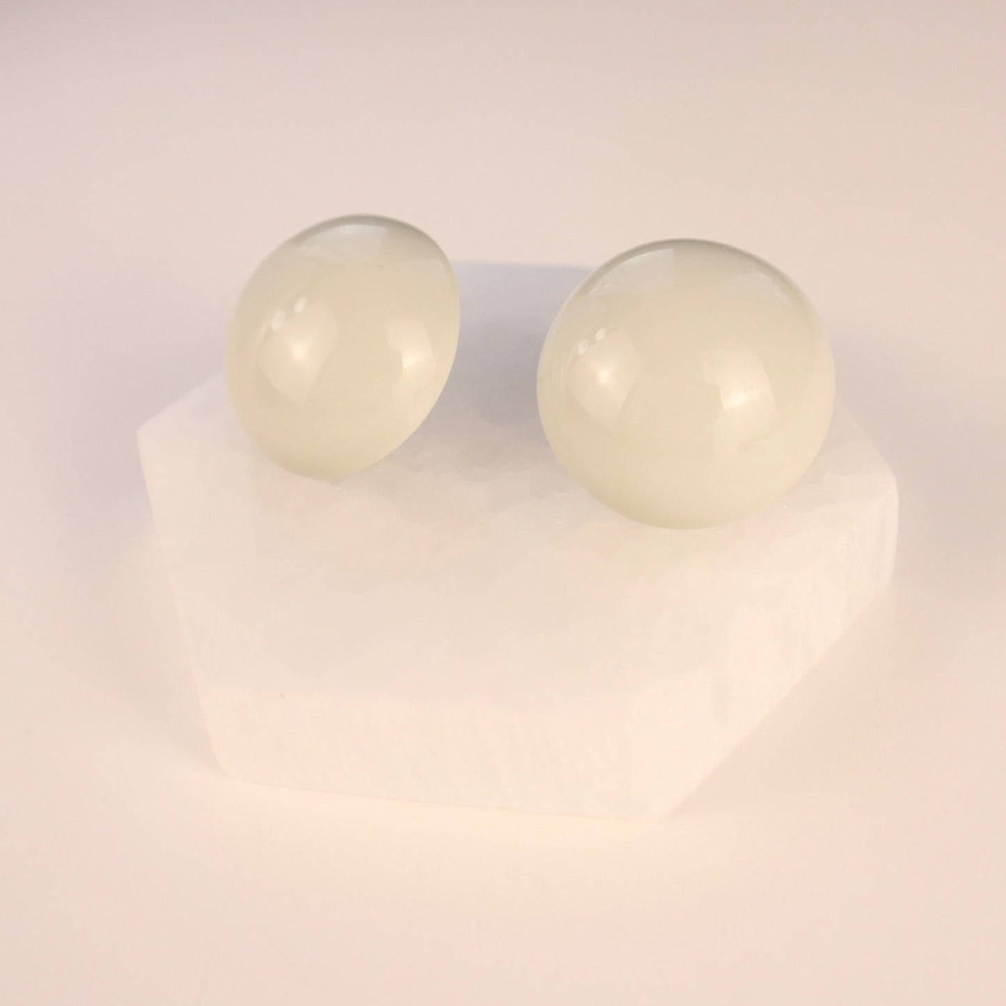 Maxi Button Earrings - Off-White