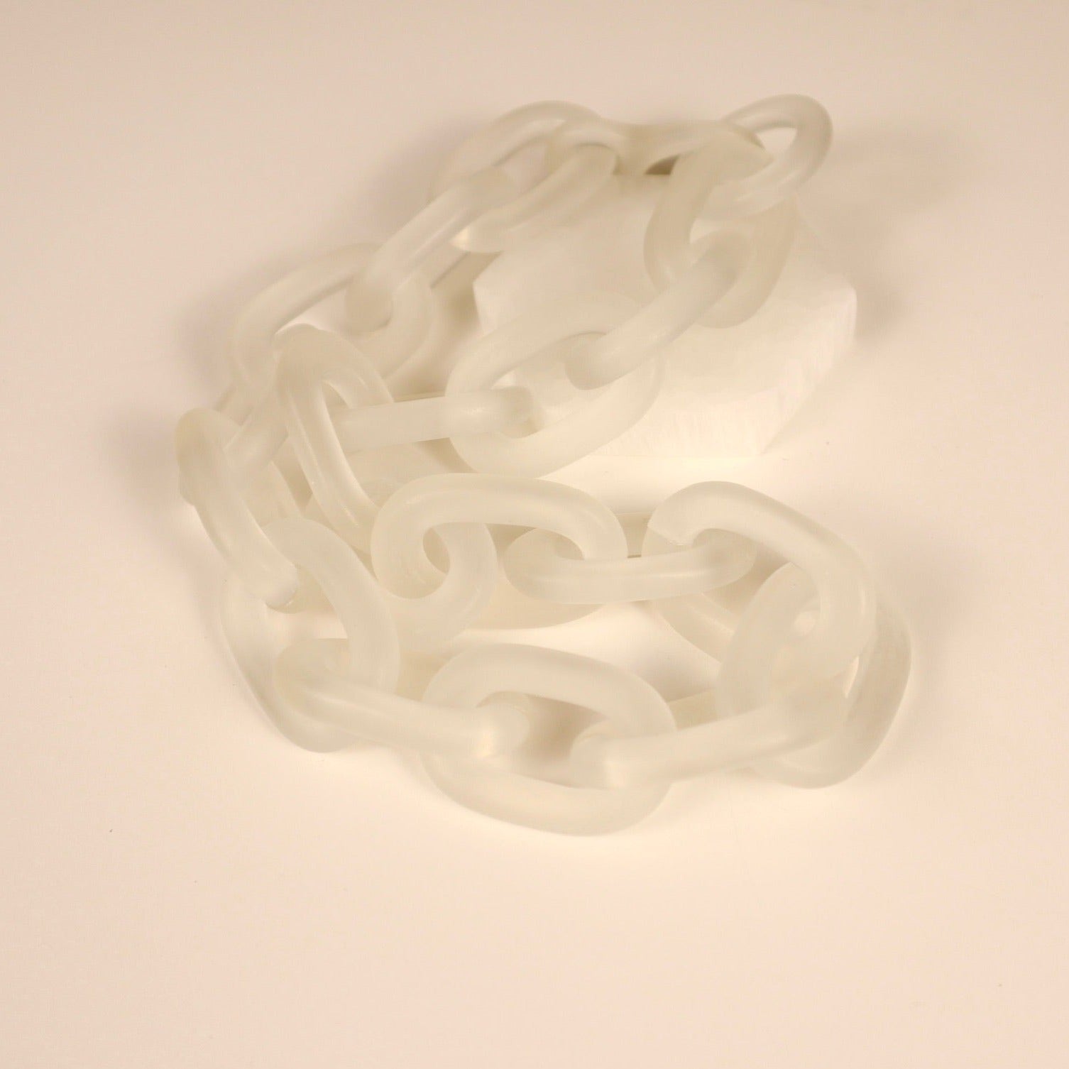 Medium-chain-Resin-Necklace-Clear